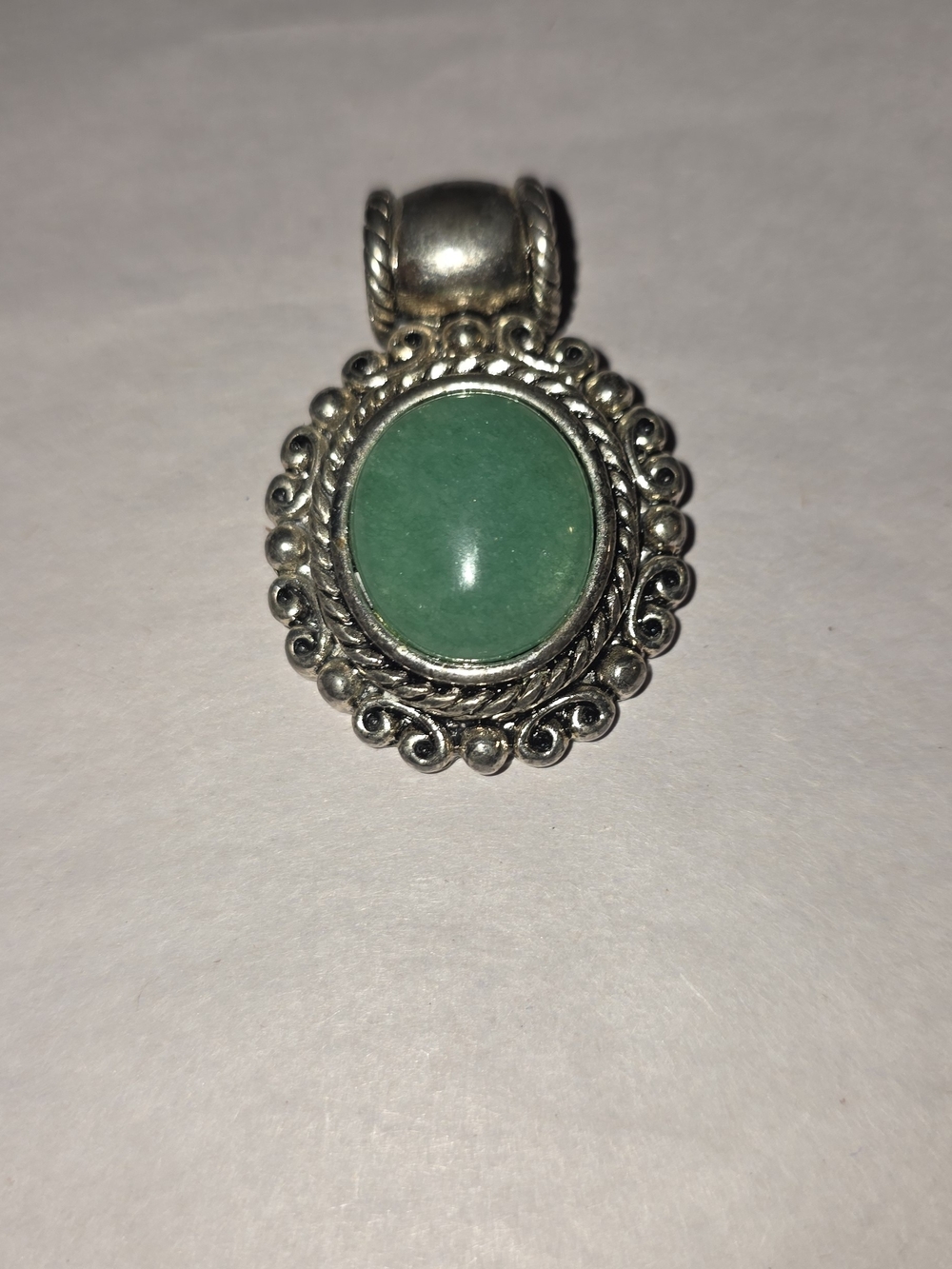 Silver Green Stone Oval Pendant Necklace - Elegant Women Jewelry